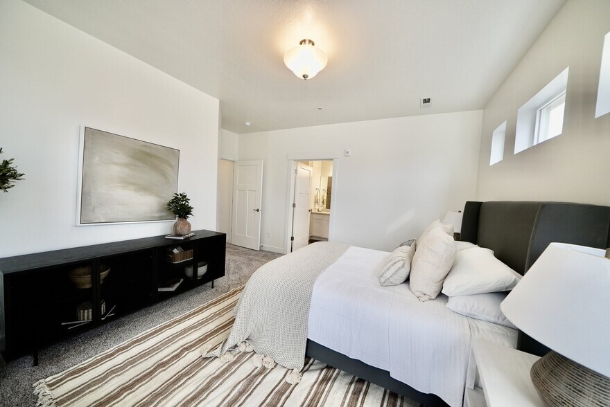 Building Photo - 14472 S Selvig Way