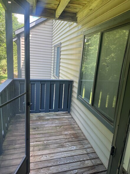 Building Photo - 4412B Aberdeen Dr