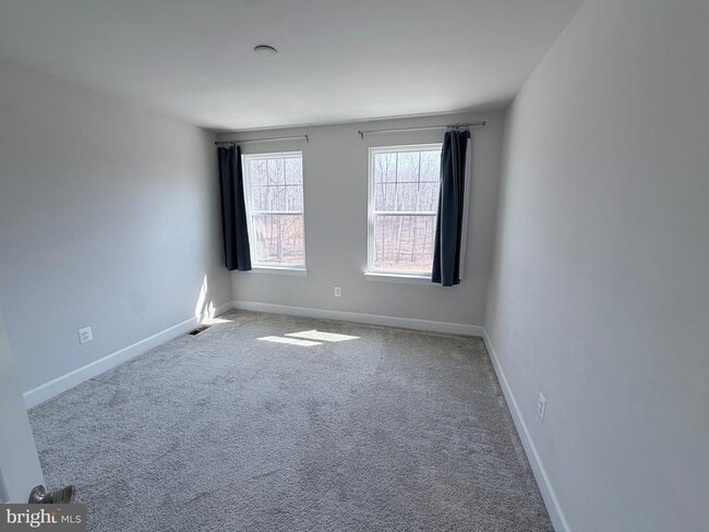 Building Photo - 10825 Foxtrot Cir