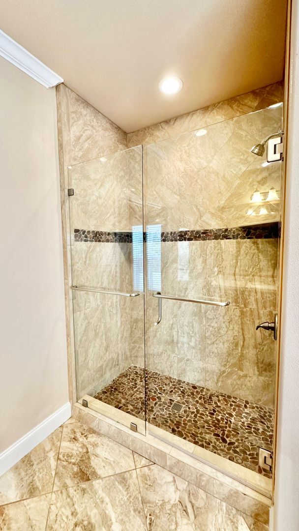 Building Photo - Stunning Single-Story with Spacious Deck, Panoramic Views, on Gated/Fenced Property!