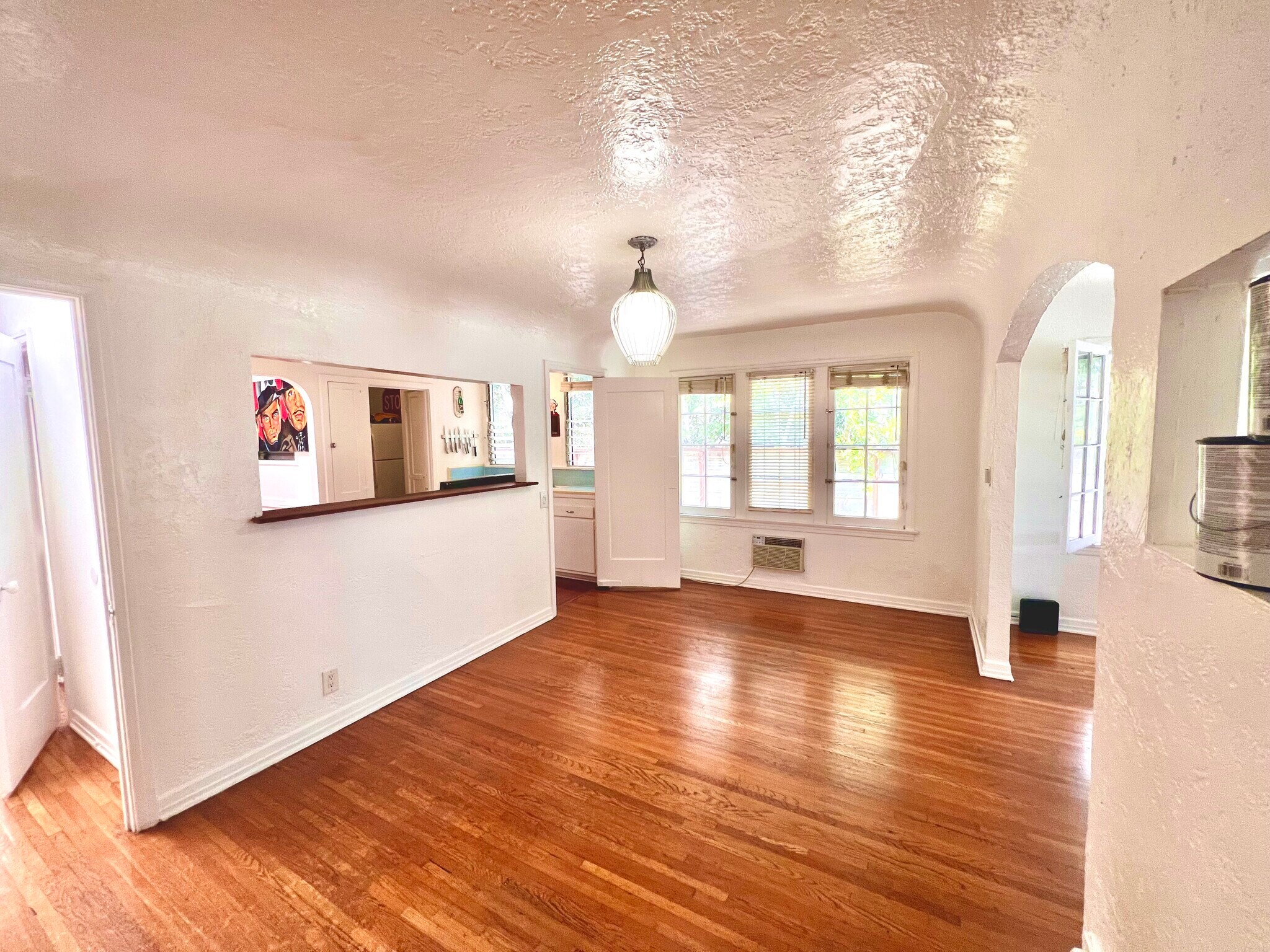 Building Photo - 533 N Alta Vista Blvd