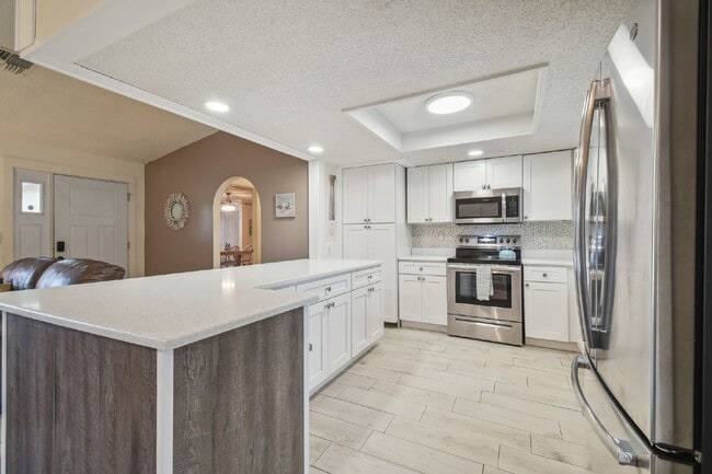 Building Photo - ***PRIVATE HEATED POOL*** Beautiful, Fully-Furnished 3-Bedroom Home Available April 1, 2026!   **...