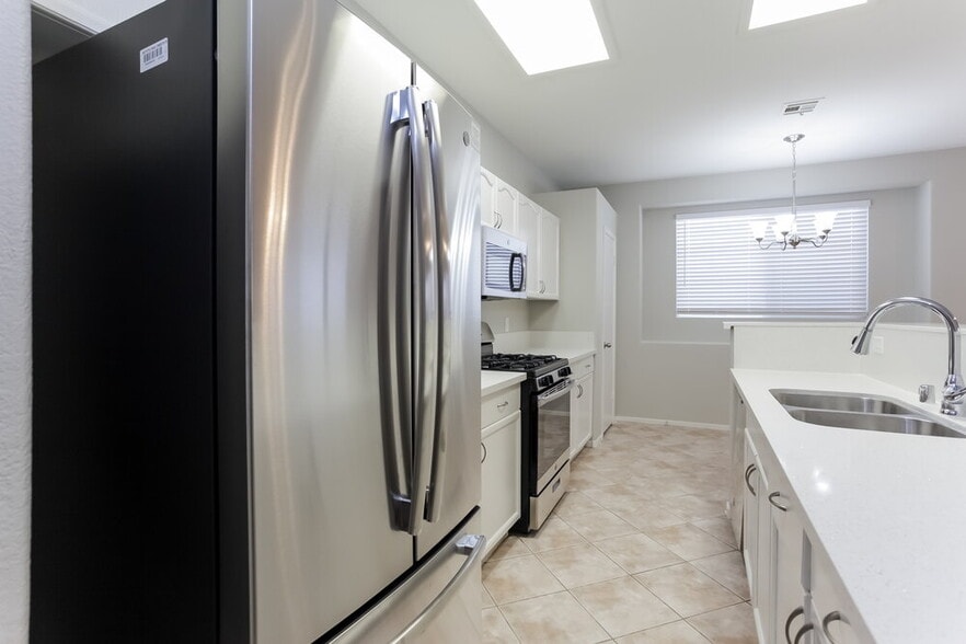 Building Photo - 7636 Adornment Ct