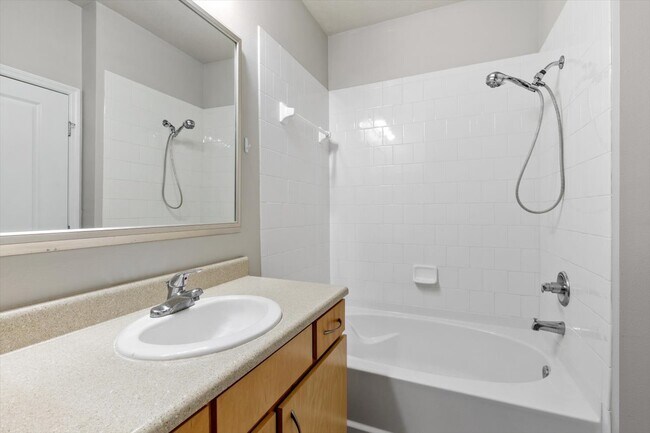 Building Photo - Gated Bartram Park Condo