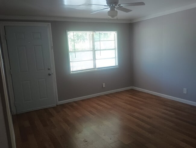 Primary Photo - 2722 W Green St