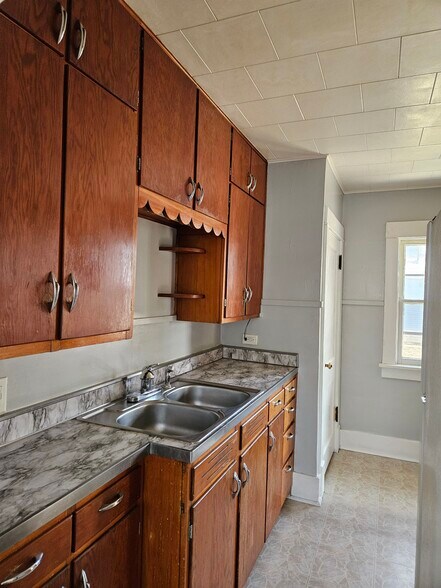 Building Photo - 616 Lee St