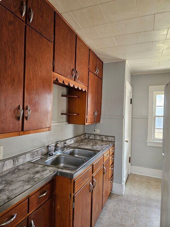 Building Photo - 616 Lee St