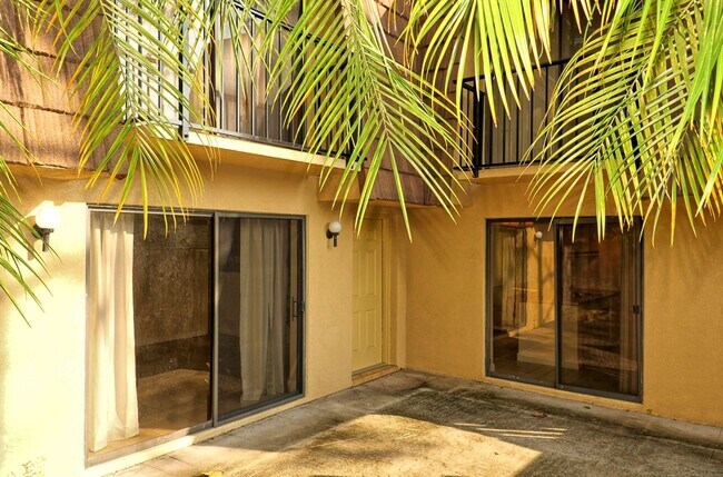 Primary Photo - This 2/2.5 spacious townhouse could be you...