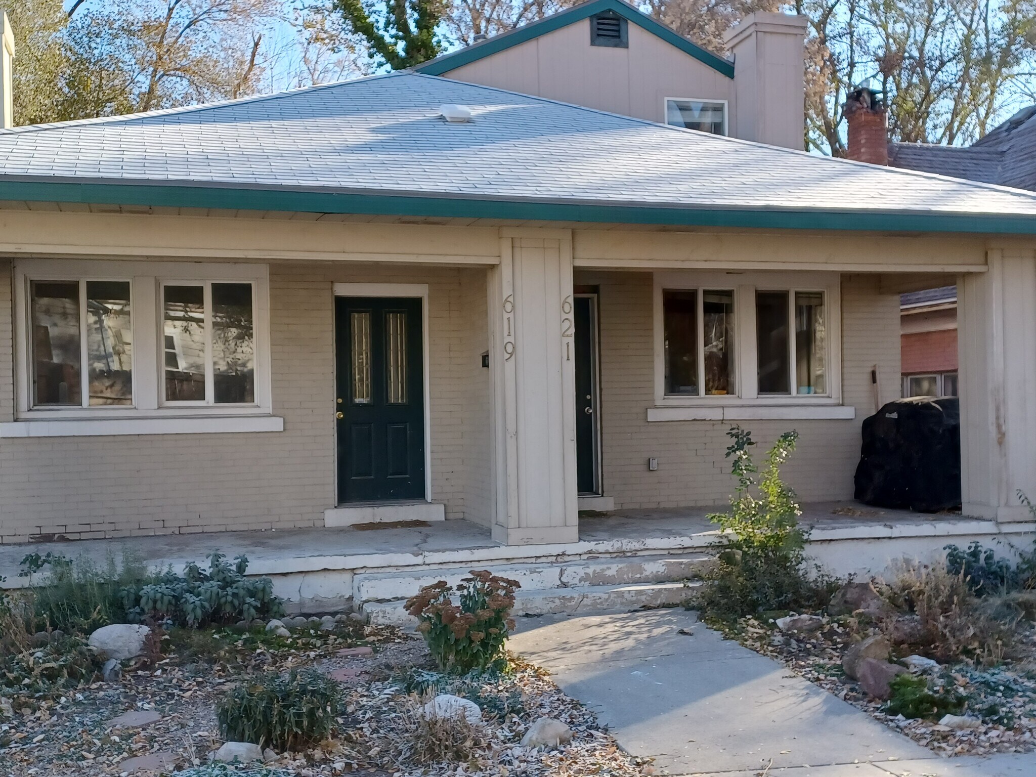 Building Photo - 621 S Lake St