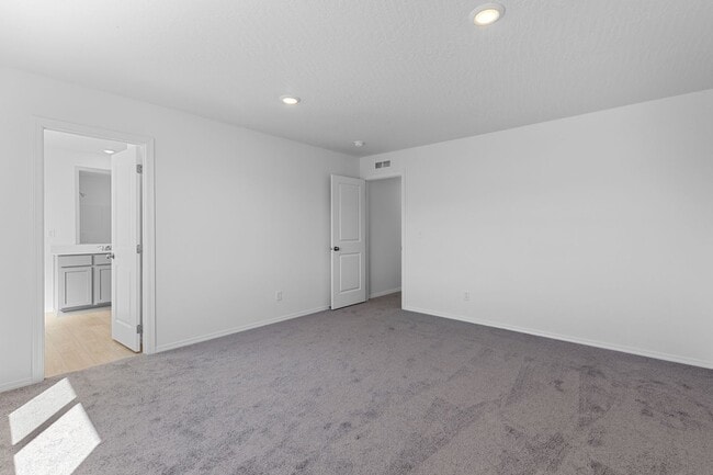 Building Photo - Lease special, save $900.00 if you sign an...