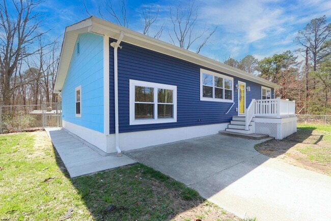 Building Photo - 6007 W Jersey Ave