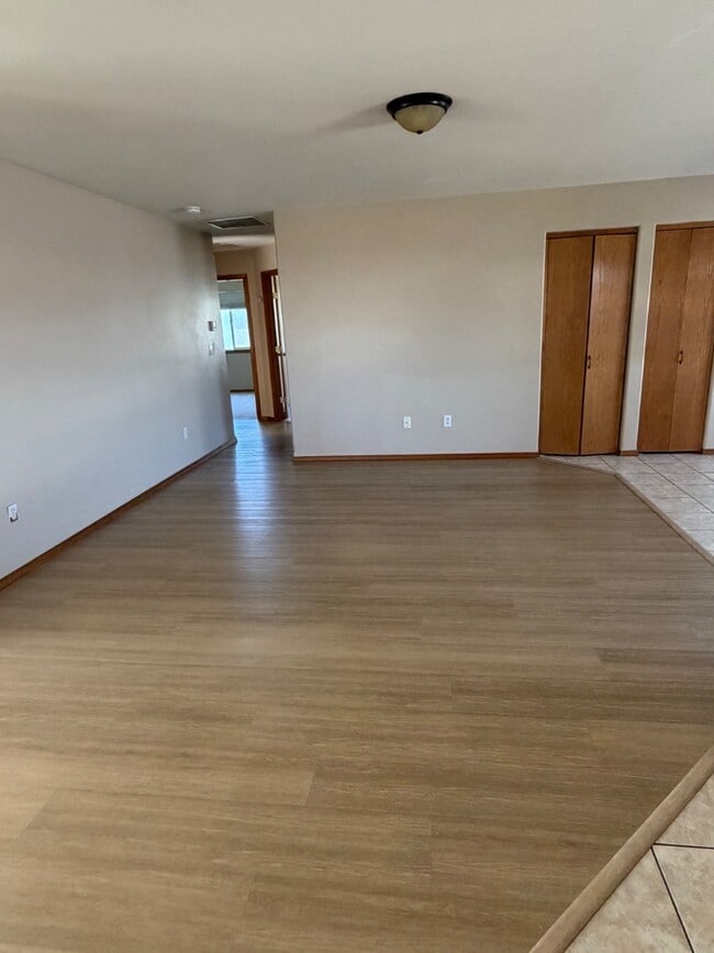 Building Photo - 301 Casi Ct