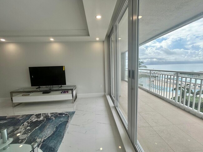 Building Photo - 3546 S Ocean Blvd
