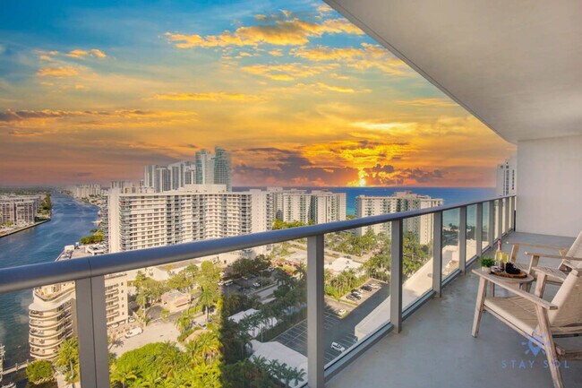 Building Photo - 4010 S Ocean Dr
