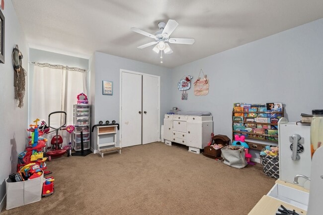 Building Photo - AUGUST PRE-LEASE!!  Cute 2 Bedroom 2 Bathr...