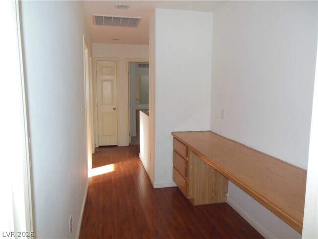 Building Photo - 7571 Redwood Point St