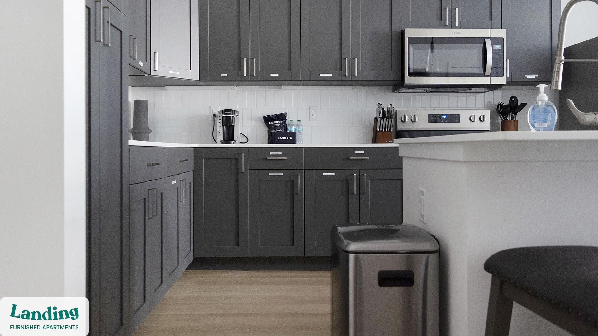 Building Photo - 650 N Main St