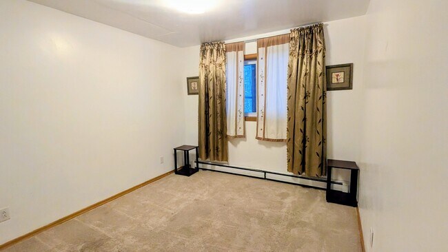 Building Photo - 608 Ridgecrest Dr