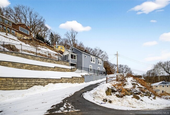 Building Photo - 139 S Kensico Ave