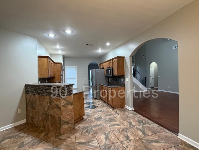 Building Photo - 3777 Pavilion Cir