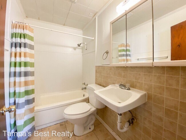 Building Photo - 2 br, 1 bath House - 830 N Combee Rd
