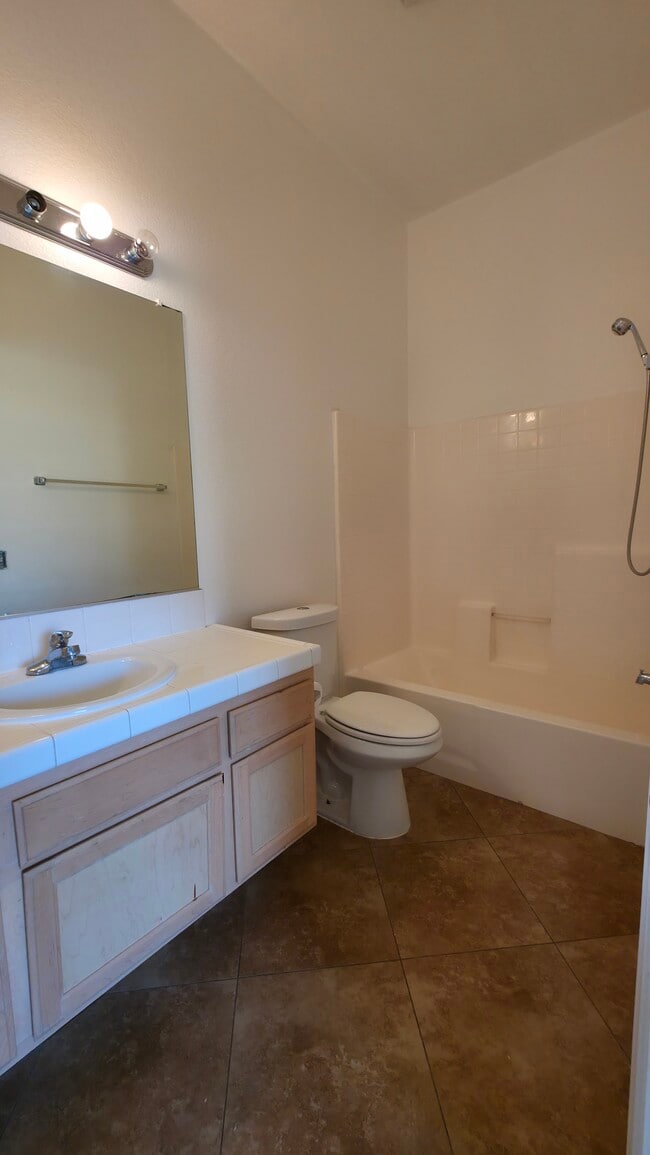 Building Photo - 13798 Oasis Dr