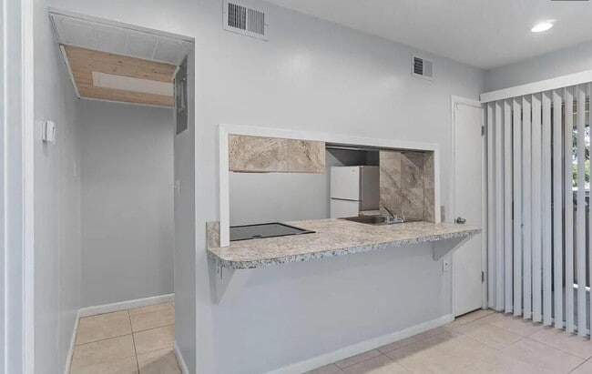 Building Photo - 408 Marshall Ct