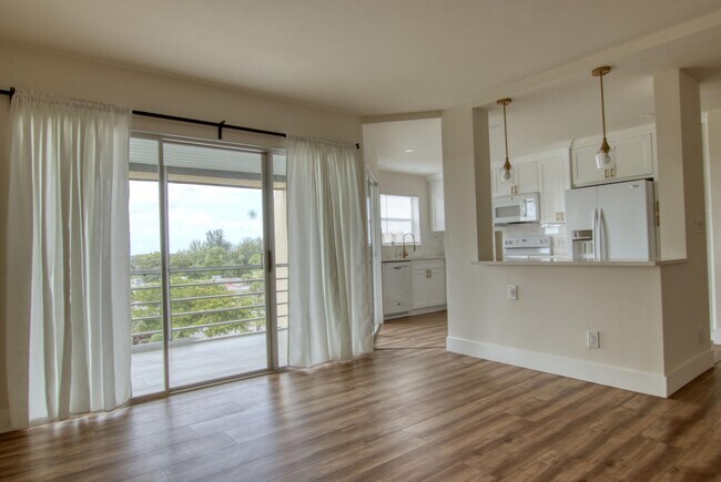 Building Photo - 3590 Via Poinciana