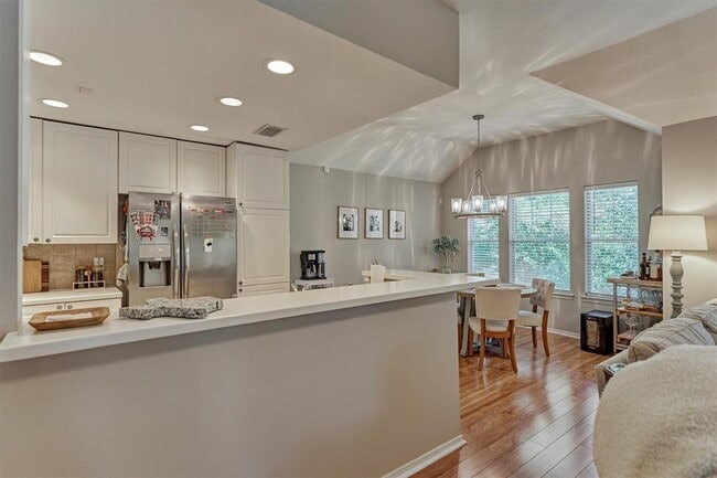 Building Photo - 87 Woodlily Pl