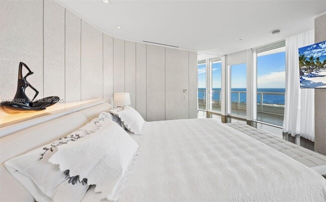 Building Photo - 1643 Brickell Ave