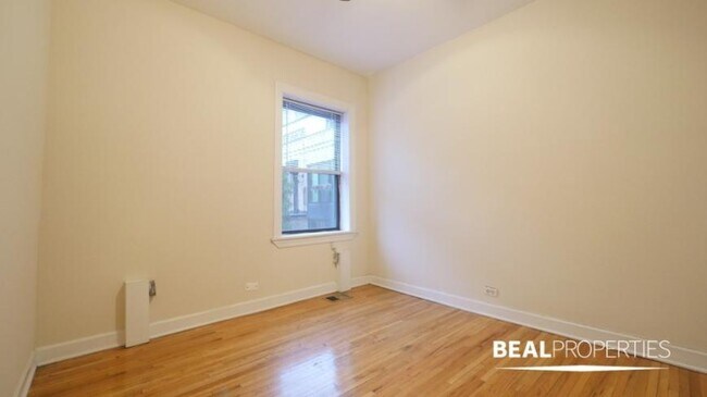 Building Photo - 1 bedroom in CHICAGO IL 60613