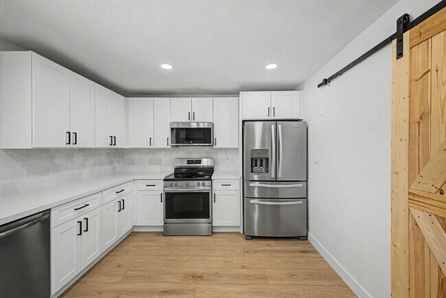 Building Photo - 2303 E Inverness Ave