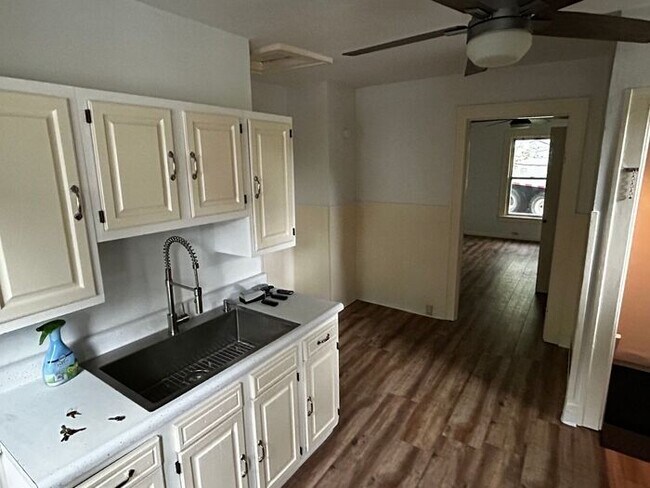 Building Photo - Updated 2-3 bed HOUSE in Fort Thomas