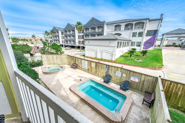 Building Photo - 6300 Seawall Blvd