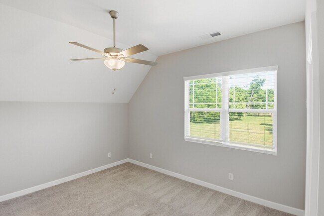 Building Photo - 632 Parkvue Pl Dr