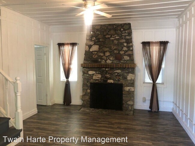 Building Photo - 3 br, 1 bath House - 22916 Black Hawk Dr