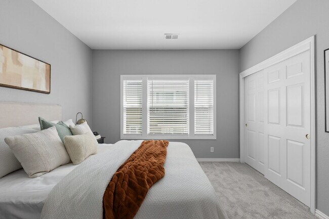 Building Photo - $3,350.00 - 2 Bedroom, 2.5 Bathroom Condo ...