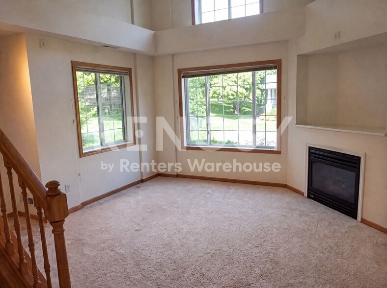 Building Photo - 612 Willoughby Way W
