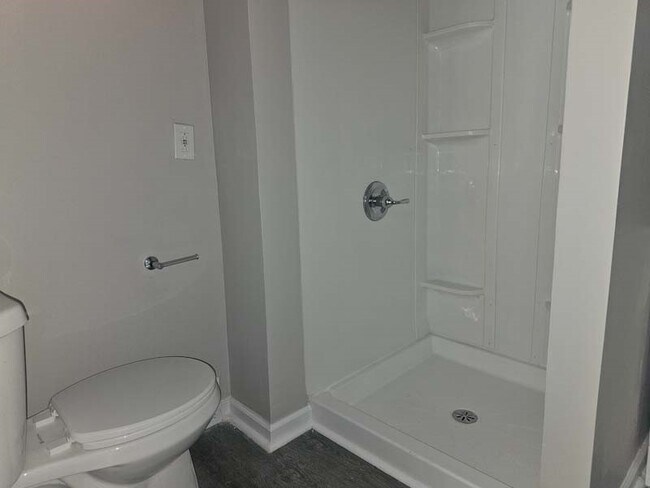 Building Photo - 250 Anderson Ave