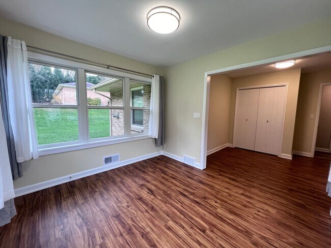 Building Photo - Recently Renovated Home within Walking Dis...