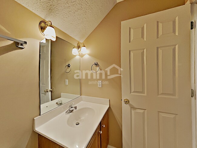 Building Photo - 620 Woodhaven Dr