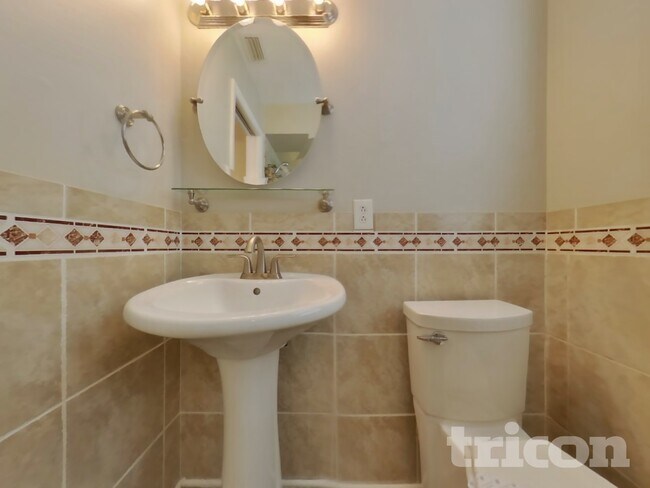 Building Photo - 2942 Mallorn Way