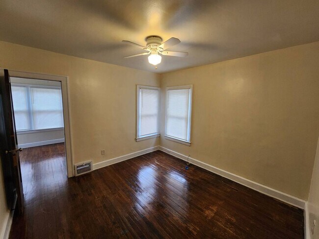 Building Photo - 1547 Hillcrest Rd
