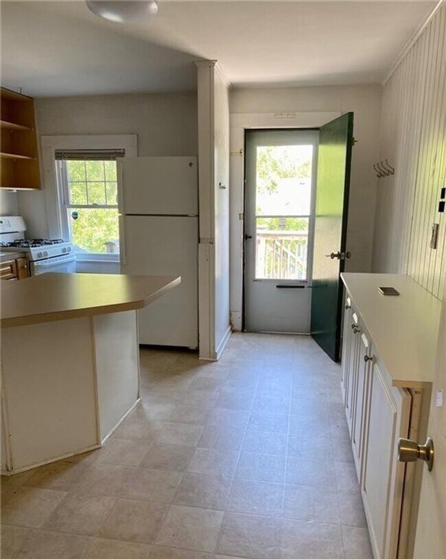 Building Photo - Spacious 2 Bedroom Apartment in Euwanee Park