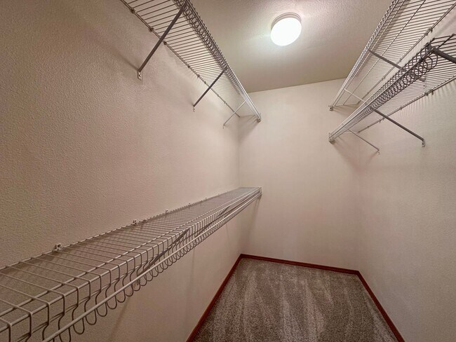 Building Photo - Beautiful Move-In Ready Single-Family Home on a Corner Lot in Gresham!