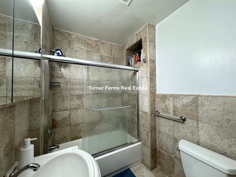 Building Photo - 616 Columbus Ave