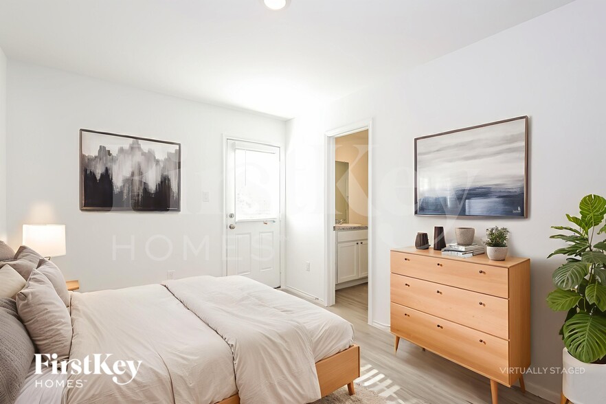 Building Photo - 8323 Piedra Medina