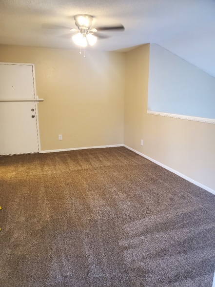 Building Photo - 218 Plaza Verde Dr