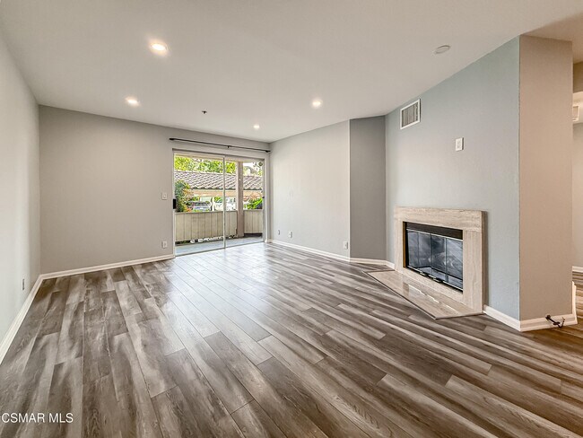 Building Photo - 5744 Oak Bend Ln