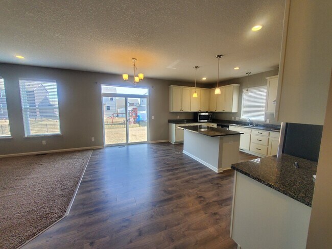 Building Photo - 5 BR 3 BA Single Family Home in North Hugo Minneapolis